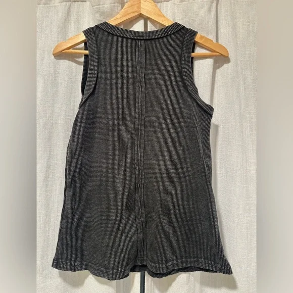 Bluivy Waffle Weave Knit Tank Top - Picture 5 of 5